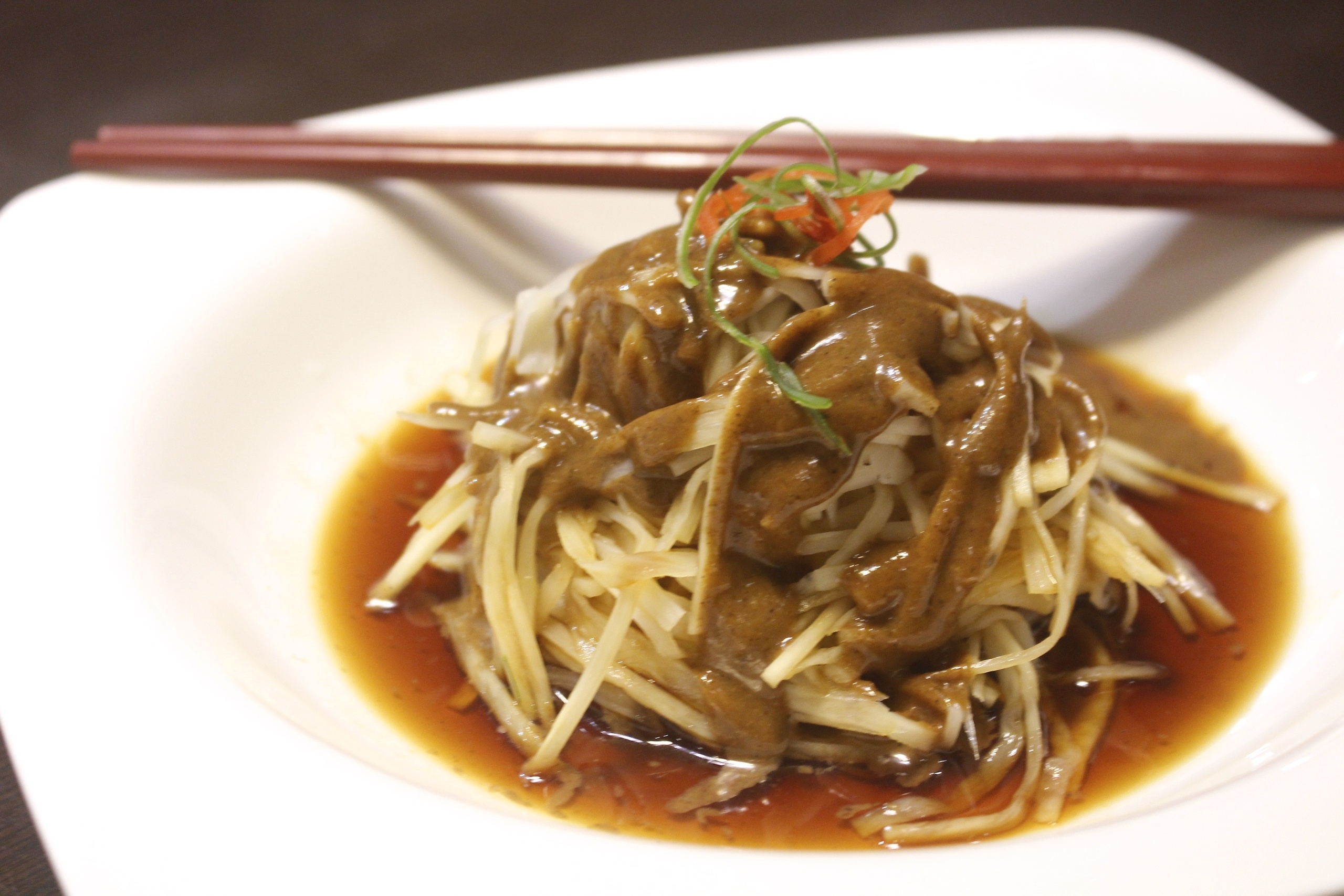 【桃園 點水樓】工業區藏身東方樓。品嚐秋蟹好時機！更不能錯過No.1彩色小籠包