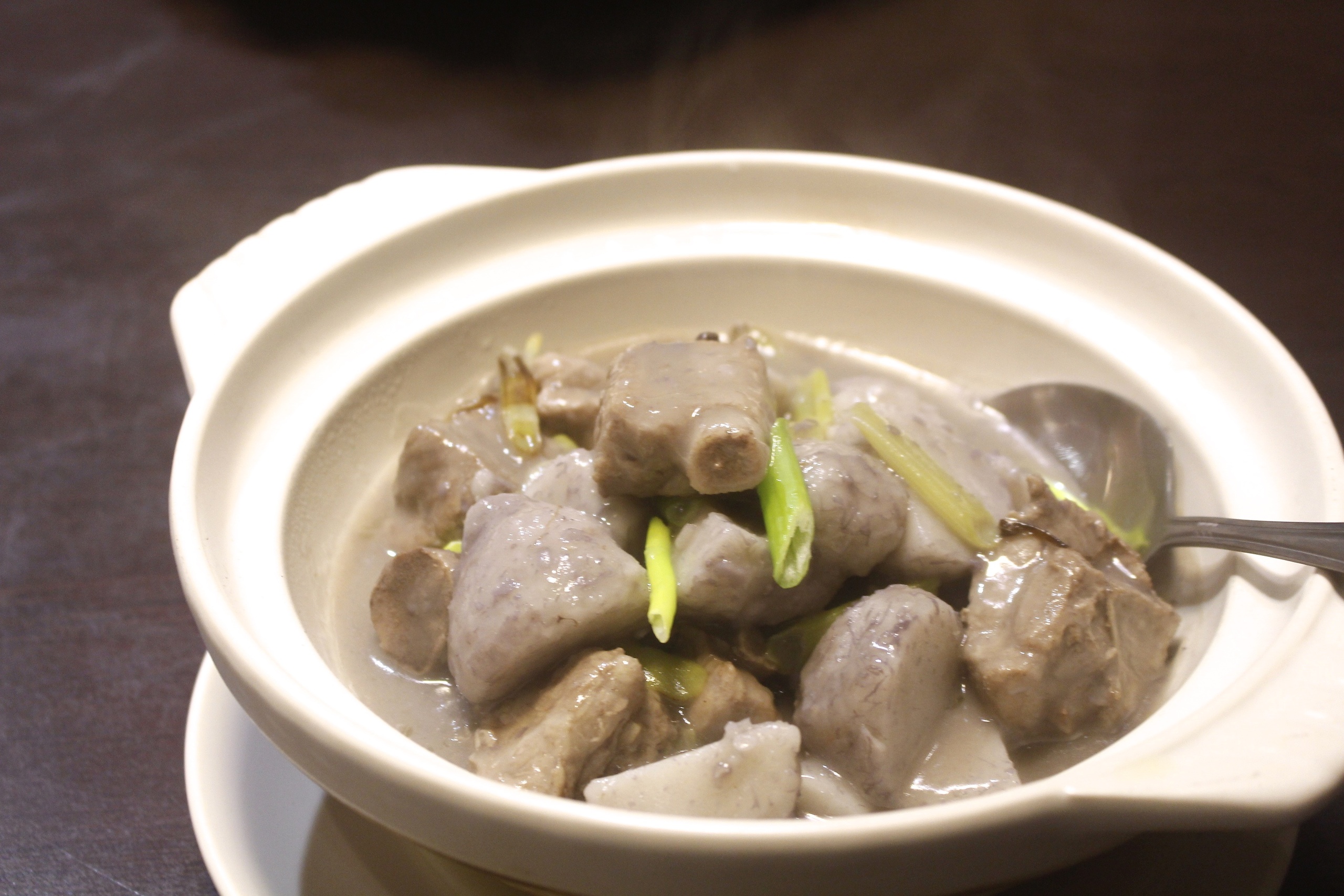 【桃園 點水樓】工業區藏身東方樓。品嚐秋蟹好時機！更不能錯過No.1彩色小籠包