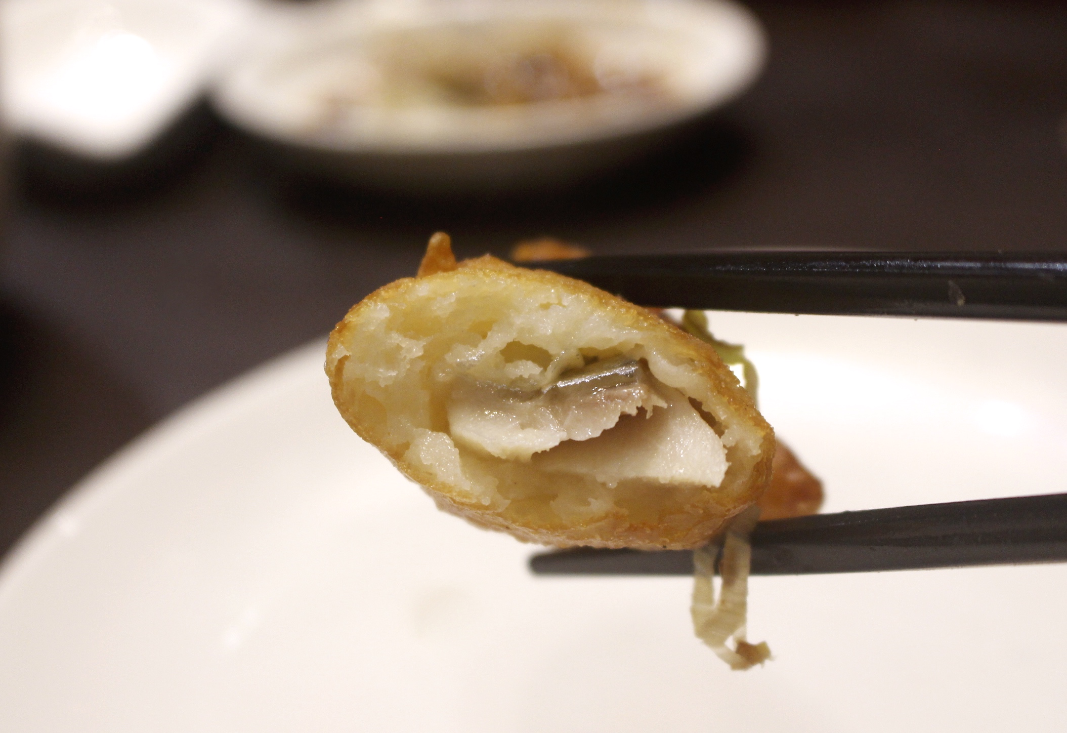 【桃園 點水樓】工業區藏身東方樓。品嚐秋蟹好時機！更不能錯過No.1彩色小籠包