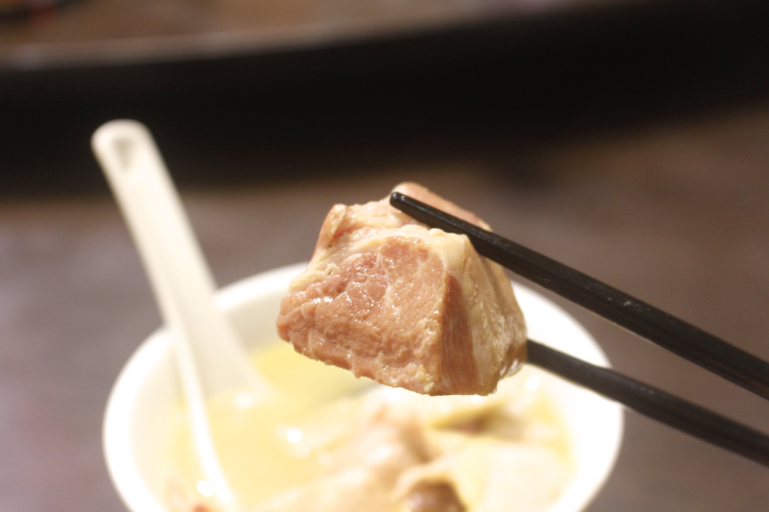 【桃園 點水樓】工業區藏身東方樓。品嚐秋蟹好時機！更不能錯過No.1彩色小籠包