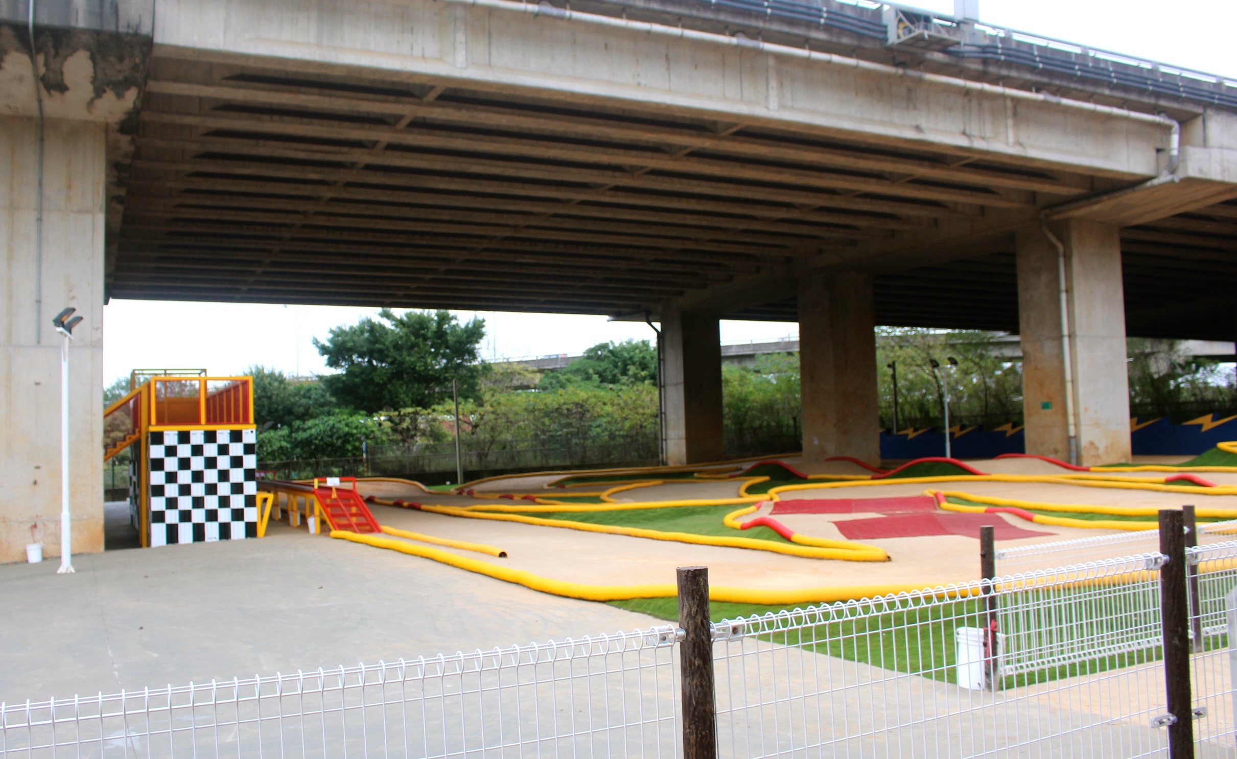 平鎮(zhèn)運動公園,越野跑道,遙控越野賽車場