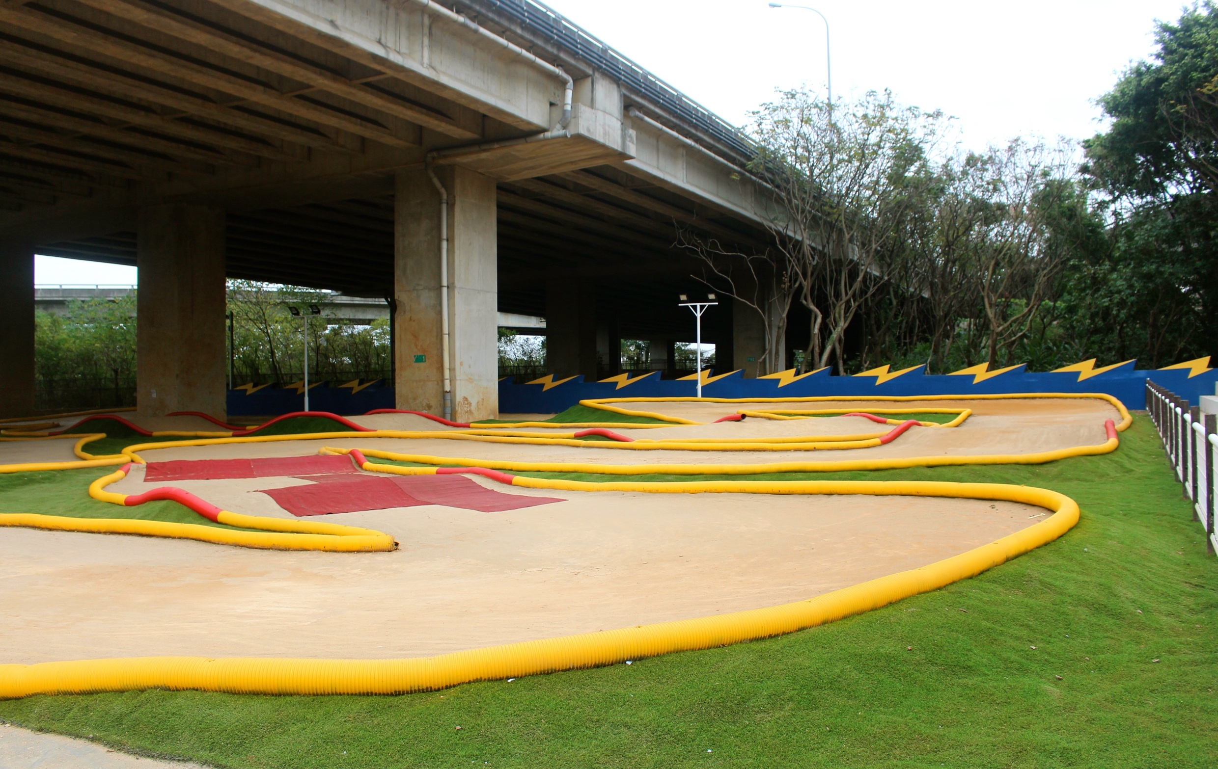 平鎮(zhèn)運動公園,越野跑道,遙控越野賽車場