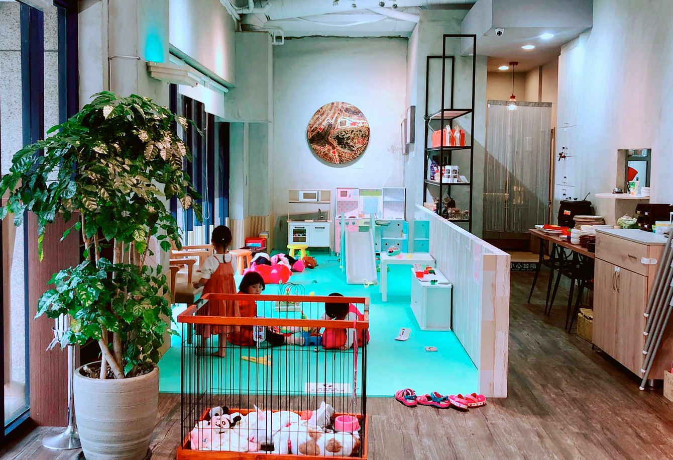 【新北 食之有情】低調(diào)在三井outlet車道旁。當(dāng)?shù)厝藲?寵物、親子