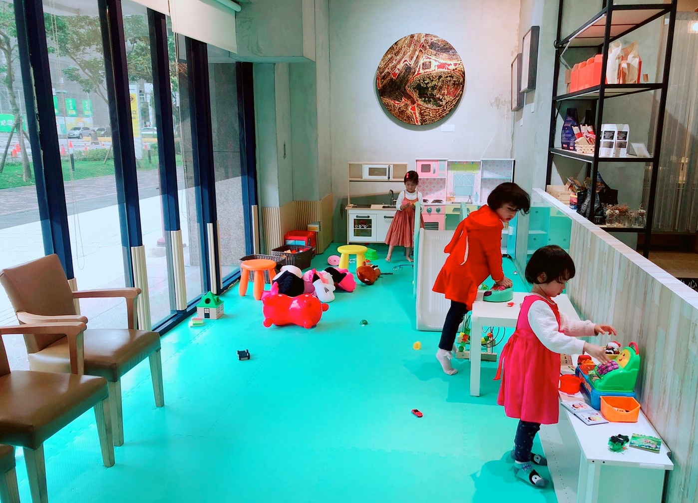 【新北 食之有情】低調(diào)在三井outlet車道旁。當(dāng)?shù)厝藲?寵物、親子