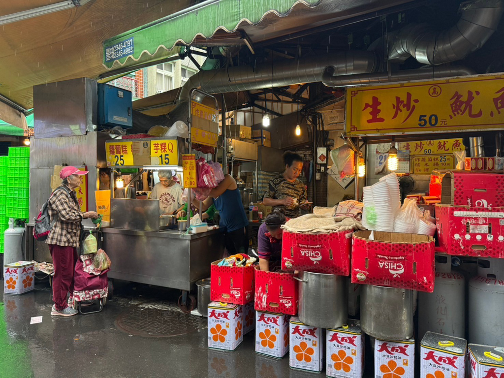 傳統客家麻糬,新北美食,麻糬,切麻糬,黃石市場,市場麻糬,臺北美食,市場美食,板橋市場,切麻糬,花生麻糬